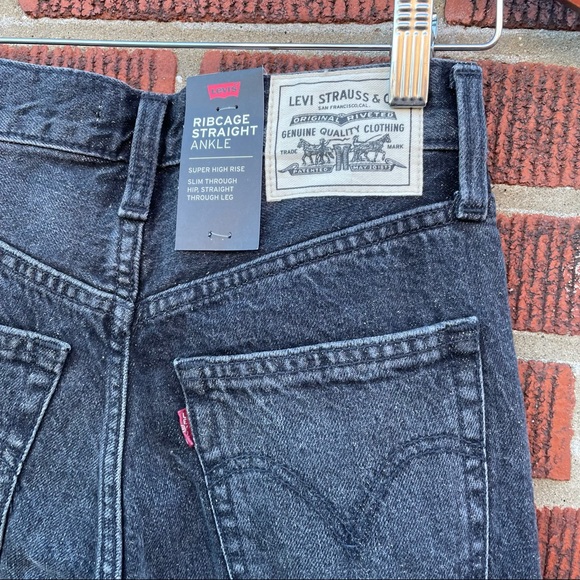🆕 Levi’s Ribcage Straight Ankle High Rise Jean - Picture 9 of 14